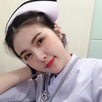 Maypim memiliki 49 ribu lebih pengikut di Instagram dan membagikan kesehariannya termasuk saat dirinya mengenakan seragam perawat. Foto: Instagram @maypimm
