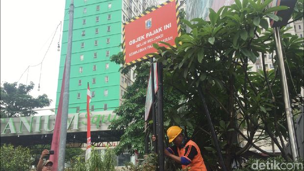 Tunggak Pajak, Snowbay dan Skylift di TMII Disegel