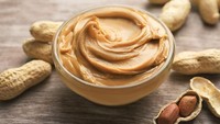 Terdengar aneh, tapi beberapa orang menyarankan selai kacang sebagai pelumas seks. Selai kacang dianggap berminyak dan rasanya enak. Namun kandungan gula dan tekstur selai kacang dianggap sedikit mengganggu. Foto: iStock