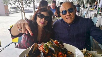 Ekspresi Cinta ala Nia Ramadhani dan Ardi Bakrie