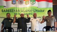 Deklarasi damai tersebut dihadiri oleh Ketua MUI Provinsi DKI Jakarta Munahar Mukhtar (kedua kiri), Direktur Binmas Polda Metro Jaya Kombes Pol Sambodo Purnomo Yogo (kanan), perwakilan dari Kodam Jaya, Letkol Abd Komar (kiri) dan Badan Kesatuan Bangsa dan Politik Provinsi DKI Jakarta, Muhammad Asyik Noor.
