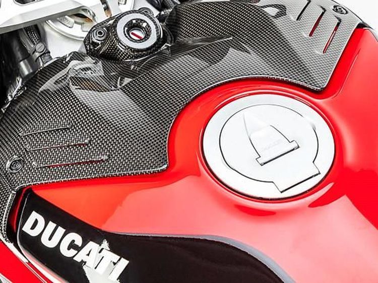 Ducati Panigale V4 Bermotif Karbon Keren Abis!