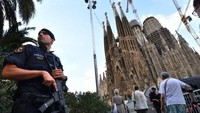 Berikutnya ada landmark Sagrada Familia di Spanyol, salah satu gereja megah yang tak kunjung usai (PASCAL GUYOT/AFP/Getty Images)