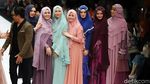 Ini Aksi Mulan Jameela di JFW 2019 dengan Gaya Paskibra