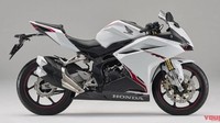 Menurut media Jepang, Young Machine, CBR250RR tricolor ini akan resmi dirilis Desember mendatang bersama dengan dua warna CBR250RR baru lainnya seperti merah doff dan putih.  Foto: Young Machine