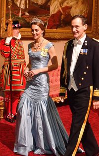 Pertamakalinya, Kate Middleton Dikritik karena Pilihan Gaun yang Buruk