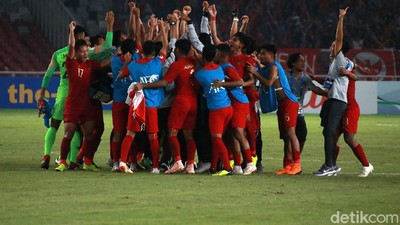 Indonesia Lolos, Tangis Bahagia Pecah di GBK