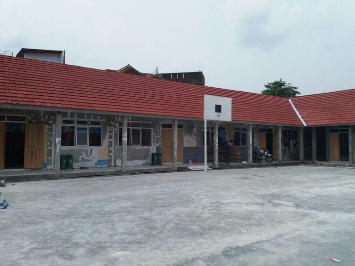 SMA PGRI Garut setelah mendapatkan bantuan dari Bank Mega/Foto: Dok Bank Mega SMA PGRI Garut setelah mendapatkan bantuan dari Bank Mega/Foto: Dok Bank Mega