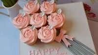 Happy Mothers Day, tulis Neneng pada postingannya ini. Ia mengunggah foto cup cakes cantik dengan butter cream manis. Foto: instagram @nenenghasanahyasin