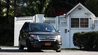 Perangkat peledak yang ditemukan di rumah Clinton ini sama dengan yang ditemukan di rumah miliarder George Soros pada Senin (21/10) lalu.  (Foto: Dok. REUTERS/Carlo Allegri)