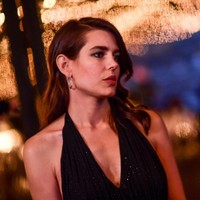 Sebelum bertemu, keduanya sama-sama sudah memiliki satu anak. Dimitri memiliki satu anak perempuan dari mantan istrinya yang seorang model Rusia, Masha Novoselova. Keduanya bercerai tahun 2016. Charlotte juga memiliki satu anak laki-laki dari kekasihnya terdahulu, Gad Elmaleh, seorang stand up comedian. Foto: dok. Getty Images