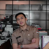 Kenalan dengan Junna Aditya, Pegawai Negeri Sipil (PNS) yang jadi perbincangan karena memiliki paras rupawan. Foto: Instagram @junnaaditya_mr