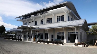Melihat Bandara Maratua di Pulau Terdepan Indonesia