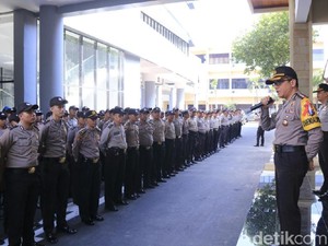 Polda Jatim Kembali Kirim Ratusan Personel ke Sampang