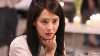  Film pertama yang ia bintangi berjudul Wishing Stairs di tahun 2003. Sedangkan serial pertama yang ia bintangi tayang di tahun 2006 berjudul Princess Hours. Foto: Facebook Mong Ji