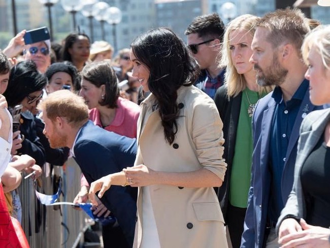 Berstatus anggota keluarga kerajaan, Meghan Markle mendapat fasilitas pengawal pribadi alias bodyguard yang siap melindunginya setiap saat. Di tengah dominasi bodyguard pria, Meghan justru memercayakan seorang perempuan untuk tugas tersebut. (Foto: Getty Images)