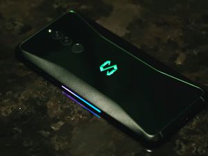 Serba Serbi Xiaomi Black Shark Helo, Ponsel Pertama RAM 10 GB