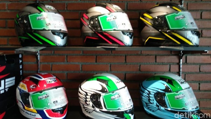 Helm Impor