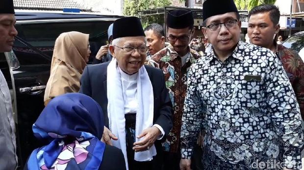 Awali Safari ke Solo, Ma'ruf Amin Ziarah ke Makam KH Ahmad Umar 