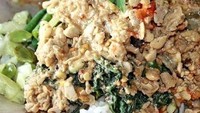 ni racikan nasi sambal tumpang plus sayuran, ditambah petai cina, mentimun dan kemangi. Sedapnya! Foto : Instagram @w.syaifudin