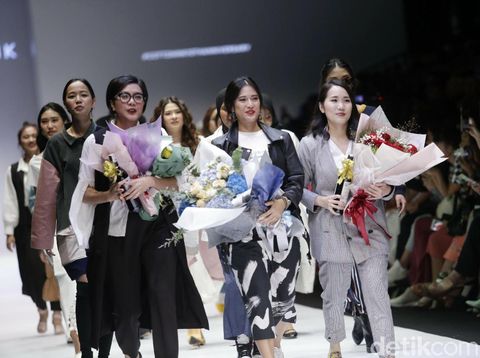 Fashion show Cotton Ink di Jakarta Fashion Week 2019.