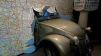  Warisan Michelin dapat dengan mudah ditemui wisatawan di Lventure Michelin (Petualangan Michelin) berupa galeri interaktif sekaligus museum di dalam kawasan industri Michelin di Clermont-Ferrand, Prancis (Anita Isalska/BBC Travel)