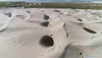 Ini adalah pemandangan dari atas lokasi taman nasional padang gurun yang sedang dibangun di Zhanang County of Shannan, di sebelah tenggara Tibet, China. Pool/Xinhuanet.