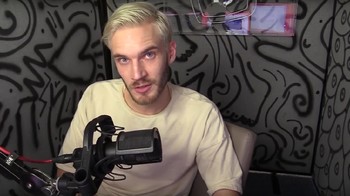 Siapa yang tidak kenal dengan YouTuber dengan subscriber terbanyak ini. Felix Kjellberg alias PewDiePie memiliki 66,1 juta subscriber. Sosoknya sering menjadi perhatian, bukan hanya karena jumlah subscriber dan kekayaannya, tapi juga kelakuannya yang kontroversial. (Foto: Screenshot Youtube)