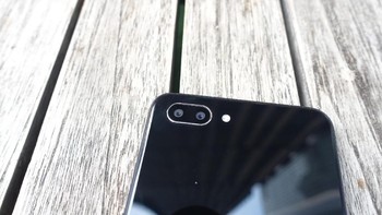 Bagian kameranya, Realme C1 memiliki dua kamera di belakangnya dengan masing-masing ukuran 13 MP dan 2MP lalu untuk kamera depannya 5MP. Foto: detikINET/Josina