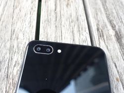 Unboxing Realme C1, Ponsel Notch Sejutaan