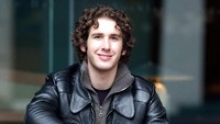 Kedekatan Katy dan Josh Groban memang jauh dari sorot media, namun ternyata ia menjadi pria yang sulit dilupakan oleh pelantun The One That Got Away itu. Mereka dekat di tahun 2009 lalu. Dean Purcell/Getty Images