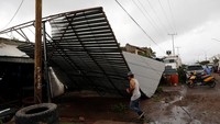Sejumlah rumah dan infrastruktur di daerah Sinaloa, Meksiko rusak akibat diterjang badai tersebut. Henry Romero/Reuters.