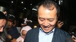 Diperiksa KPK 10 Jam, Eks Presdir Lippo Cikarang Umbar Senyuman