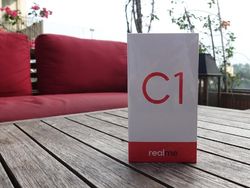Unboxing Realme C1, Ponsel Notch Sejutaan