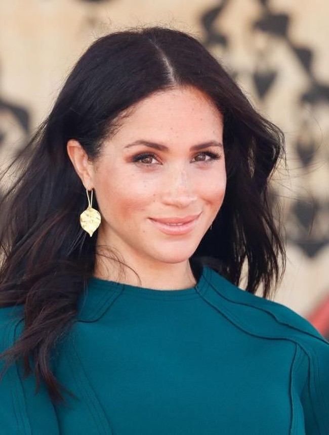 Kenapa sejumlah ssisten mengundurkan diri? Spekulasi berkembang saat tiga asisten secara berurutan keluar dari pekerjaannya. Mereka adalah Melissa, Edward Lane Fox yang bekerja sebagai sekretaris pribadi Pangeran Harry dan sekretaris utama Meghan dan Harry, Samantha Cohen disebut-sebut tengah mempersiapkan pengunduran dirinya. (Foto: Getty Images)