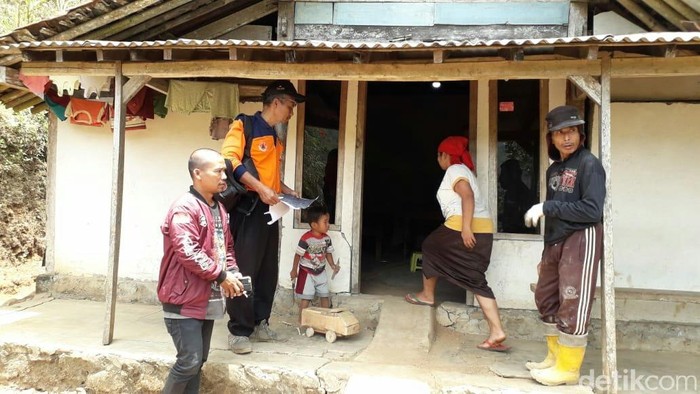 Belasan Rumah di Purworejo Rusak Akibat Tanah Bergerak
