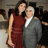 Bernie sendiri sudah memiliki tiga anak perempuan dari pernikahan sebelumnya. Miliuner asal Inggris itu juga telah memiliki lima cucu. Bernie mengaku siap jadi ayah lagi dengan segala kerepotan memiliki bayi. Aku belum ada pekerjaan untuk sementara waktu jadi aku punya banyak waktu untuk berlatih (punya bayi lagi), ujarnya, seperti dikutip The Sun.  Foto: Dok. Instagram (@fabianaecclestone)