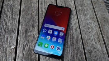 Ponsel asal China ini memiliki bentang layar jumbo sebesar 6,2 inch dengan resolusi Full HD dan rasio layar 88%. Foto: detikINET/Josina