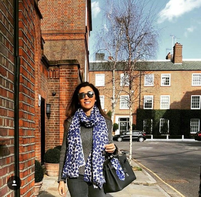 Fabiana yang merupakan lulusan hukum itu kini ikut terjun mengurus perusahaan F1 milik sang suami.  Foto: Dok. Instagram (@fabianaecclestone)