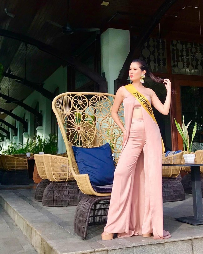Dalam kompetisi Miss Grand International 2018, Eva termasuk dalam deretan finalis yang difavoritkan. Berdasarkan polling peserta favorit yang digelar di Facebook Miss Grand International 2018, posisinya saat ini berada di urutan keenam dalam daftar Top 10 Miss Popular Vote. Foto: Dok. Instagram @evapatalinjug
