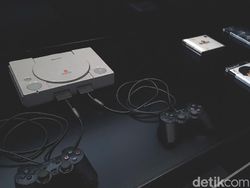 Ponsel OPPO Berbaur dengan Walkman, Nintendo Jadul, dan PS1