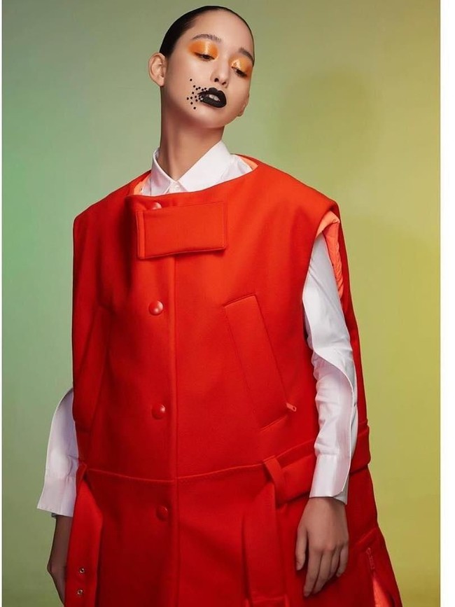 Sebagai pemenang, Dana berhak membawa pulang sebuah mobil Subaru XV dan mendapat kesempatan untuk tampil di sampul majalah Harpers Bazaar Thailand. Tak hanya itu, ia bakal teken kontrak modeling dengan agensi Storm Model di London. Congrats Dana! (Foto: Instagram/@dsloz)