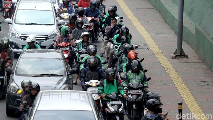 Ojek online. Foto: Rifkianto Nugroho Ojek online. Foto: Rifkianto Nugroho