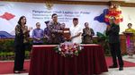 Gaya Sri Mulyani Bagi-bagi Ratusan Laptop Bekas IMF-WB Meeting