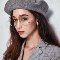 Lahir 24 tahun lalu, Dana memiliki tinggi tubuh 175 cm. Di situs Asias Next Top Model, mata disebut sebagai bagian tubuh favoritnya. (Foto: Instagram/@dsloz)