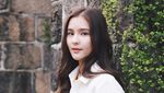 Aom Sushar, Artis Cantik Thailand yang Suka Jalan-jalan