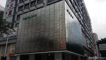 Ini merupakan Oppo Super Flagship Store di Huaqiang North Commercial Street, Shenzhen. Foto: Kris Fathoni/detikINET