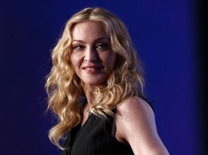 Cara Sukses Madonna: Pamer Bokong