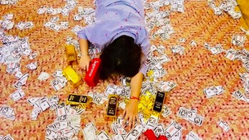 Di China, falling stars challenge marak dilakukan di Weibo karena di sana, Instagram kena blokir pemerintah. Kabarnya ada jutaan postingan di Weibo dengan tagar falling star challenge. Foto: Instagram