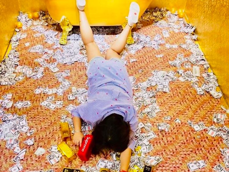 Selebgram Terus Pamer Kemewahan di Falling Stars Challenge